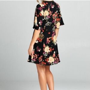 ReneeC Black Multicolored Floral Bell Sleeve Lightweight Dress Side Zipper Small